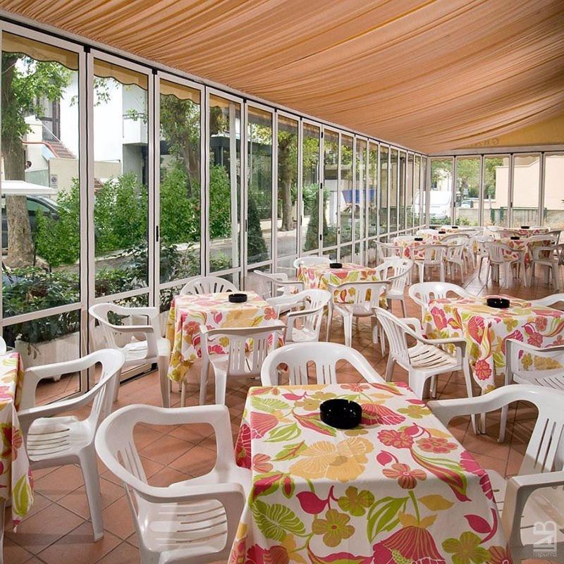 Hotel Granada Cattolica Luaran gambar