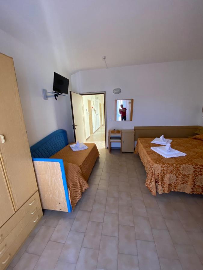 Hotel Granada Cattolica Luaran gambar