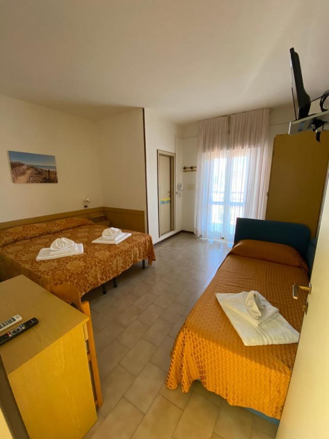 Hotel Granada Cattolica Luaran gambar