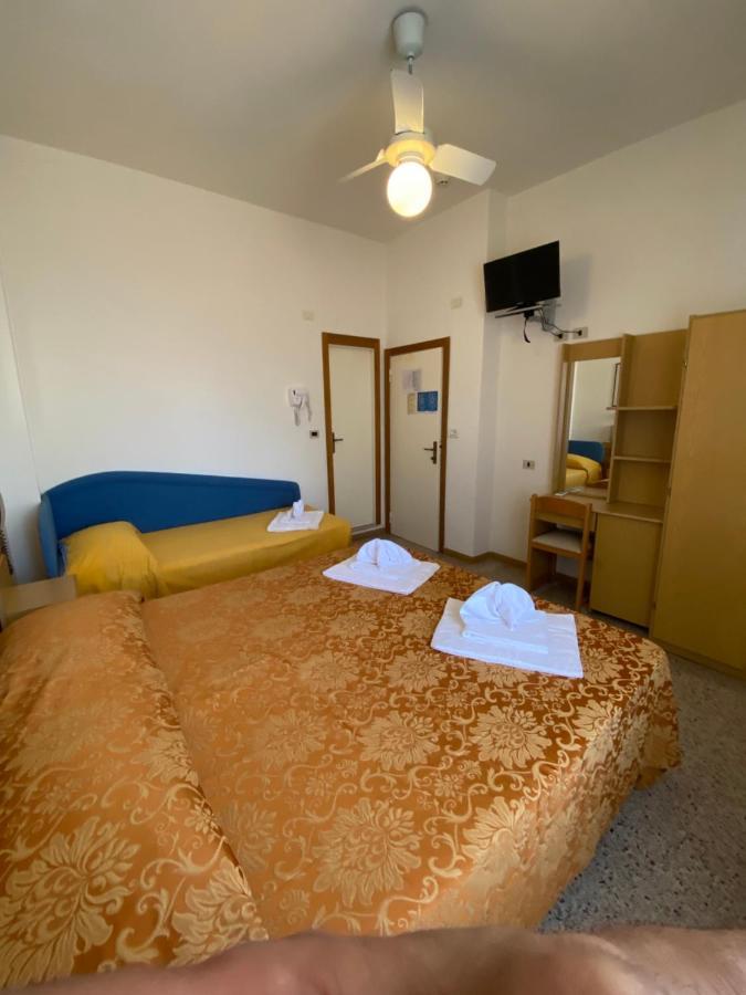 Hotel Granada Cattolica Luaran gambar