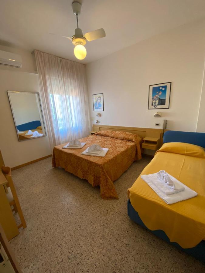 Hotel Granada Cattolica Luaran gambar