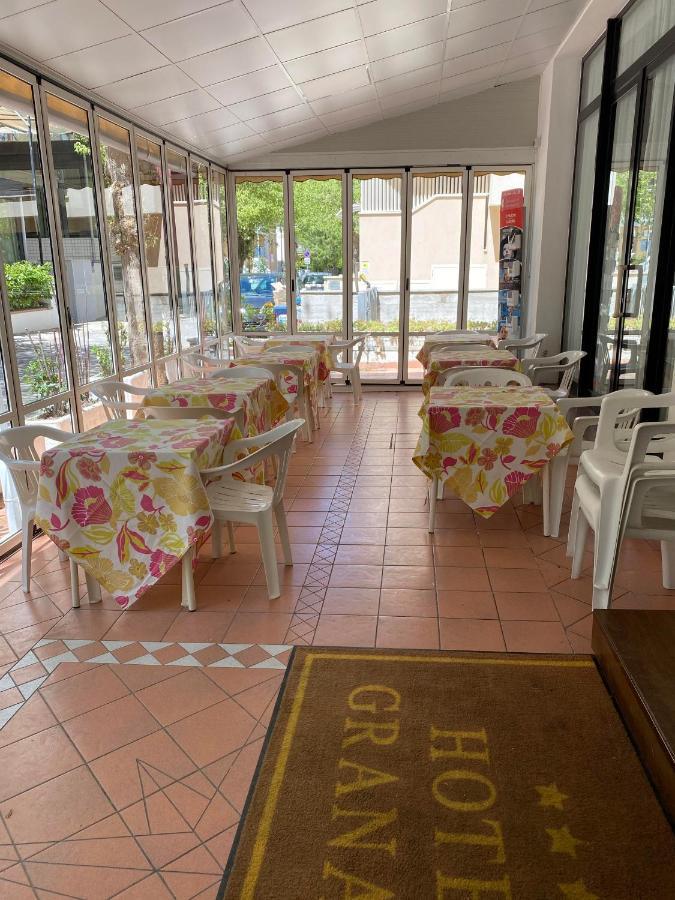 Hotel Granada Cattolica Luaran gambar