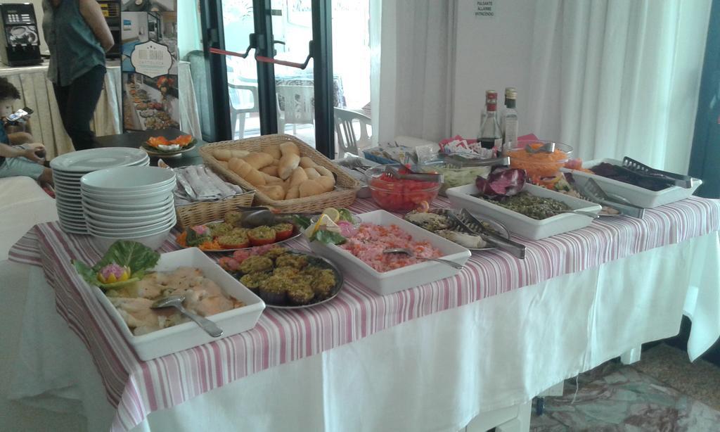 Hotel Granada Cattolica Luaran gambar