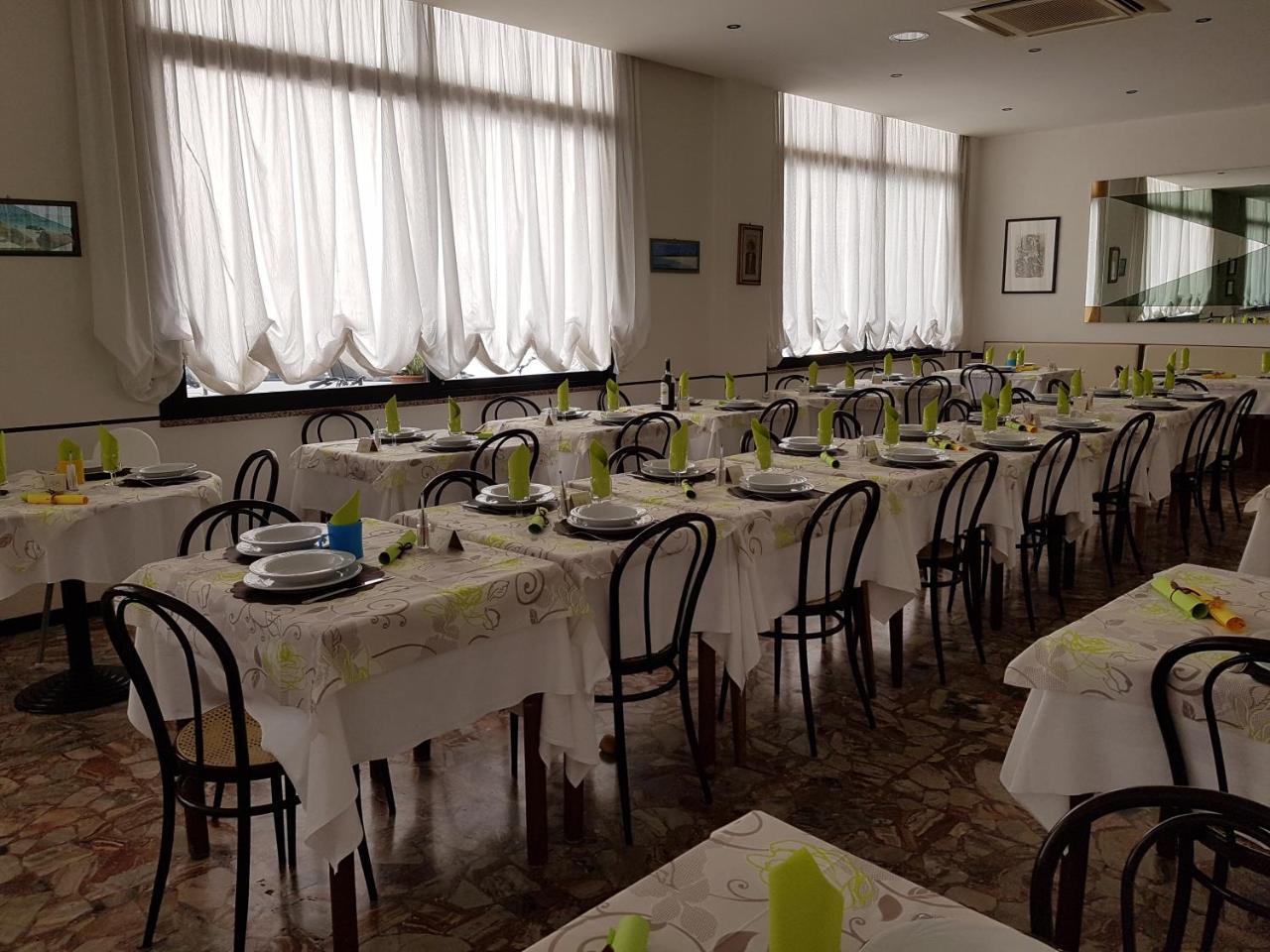 Hotel Granada Cattolica Luaran gambar