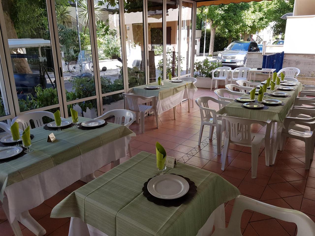 Hotel Granada Cattolica Luaran gambar
