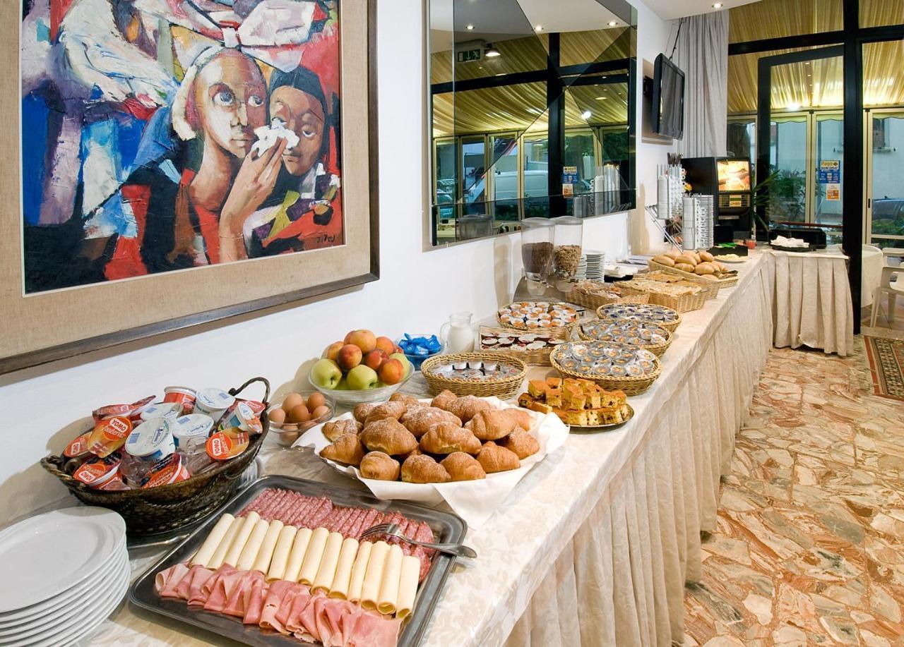 Hotel Granada Cattolica Luaran gambar