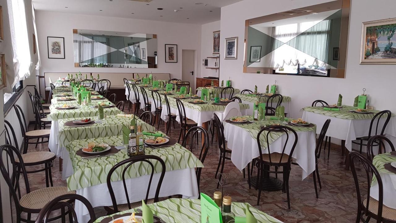 Hotel Granada Cattolica Luaran gambar