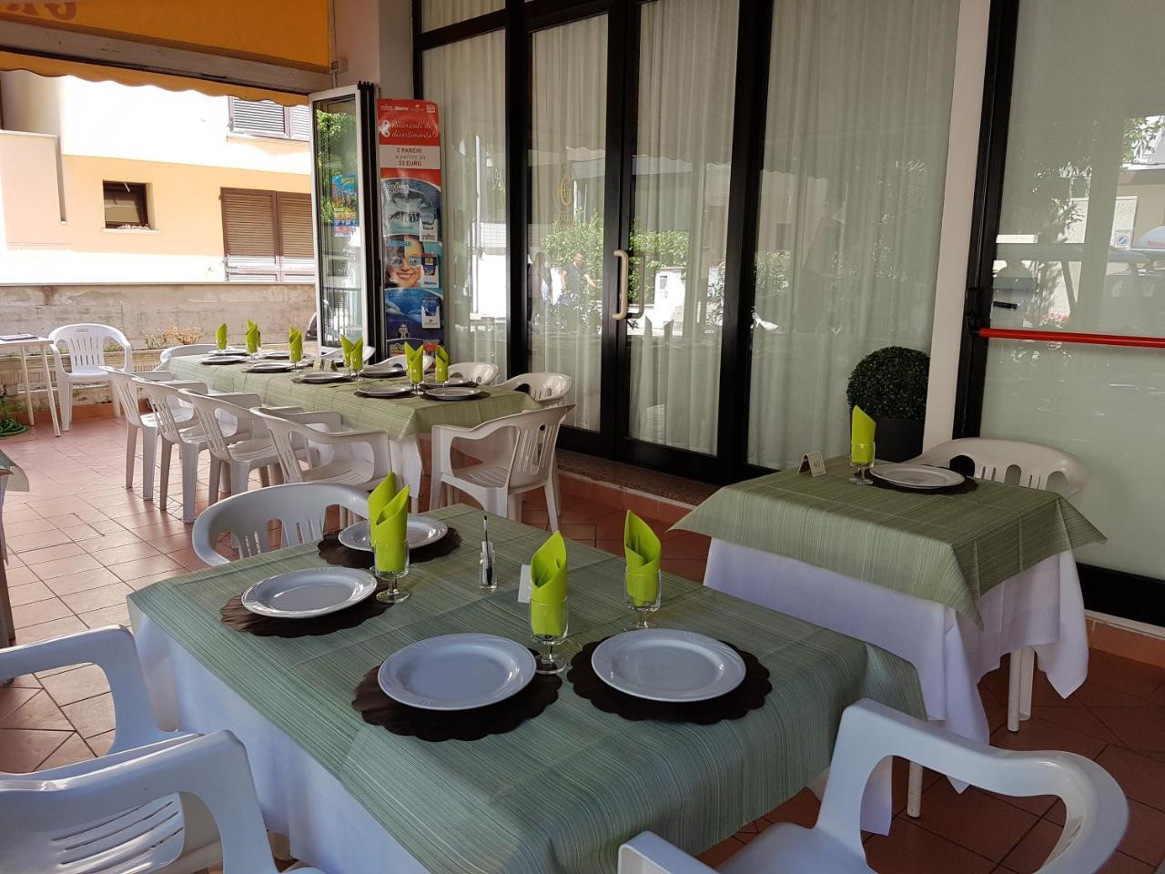 Hotel Granada Cattolica Luaran gambar