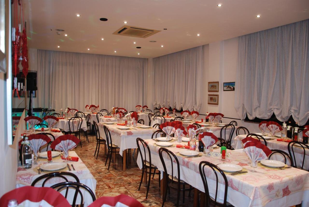 Hotel Granada Cattolica Luaran gambar