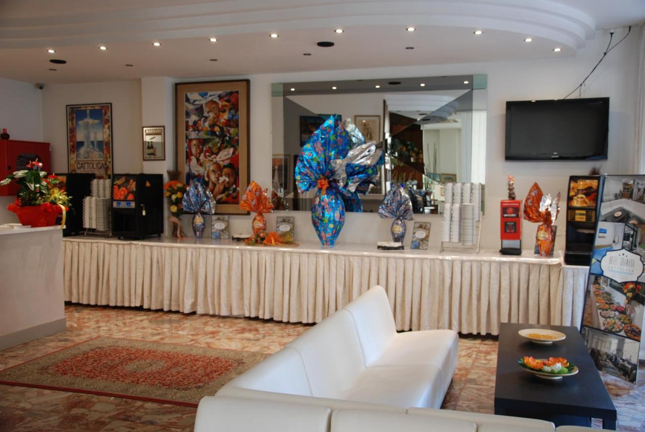 Hotel Granada Cattolica Luaran gambar